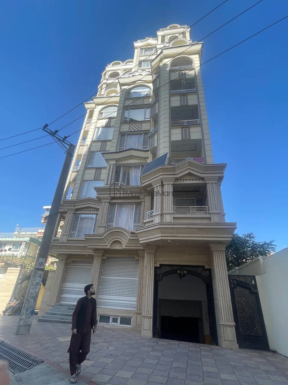 Beautiful Apartment Located in Kart-e Chahar - 1