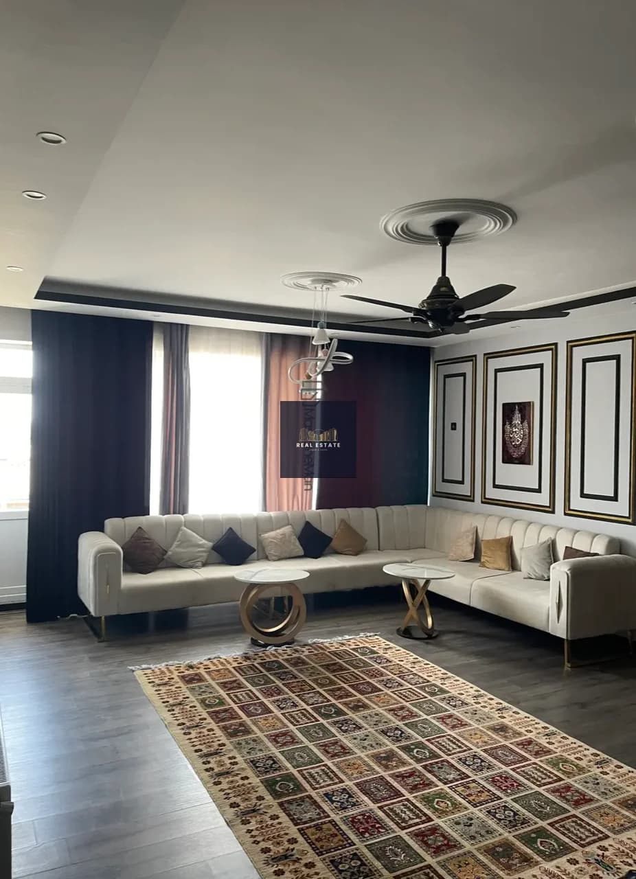 کامل مبله ۴ اتاق خوابی آپارتمان در کارتۀ چهار